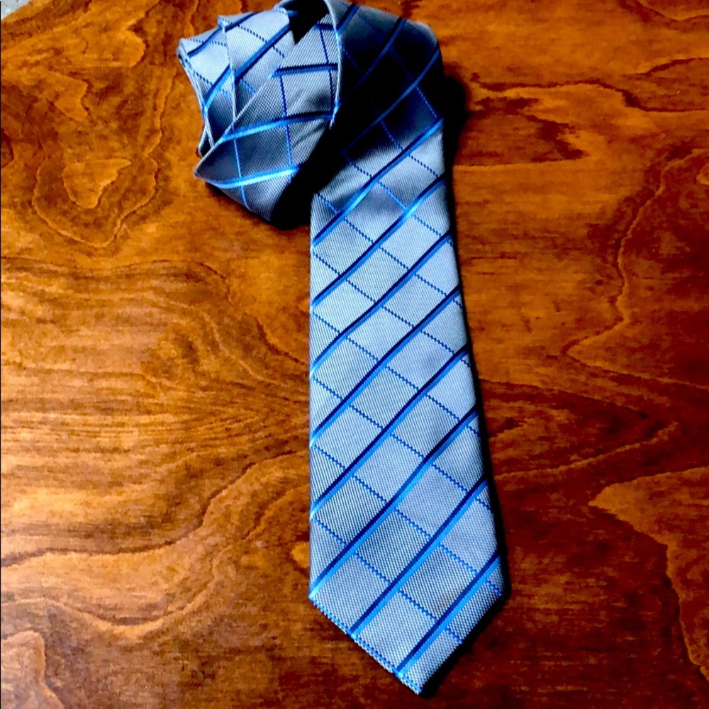 Le Chateau,  Like New Tie.